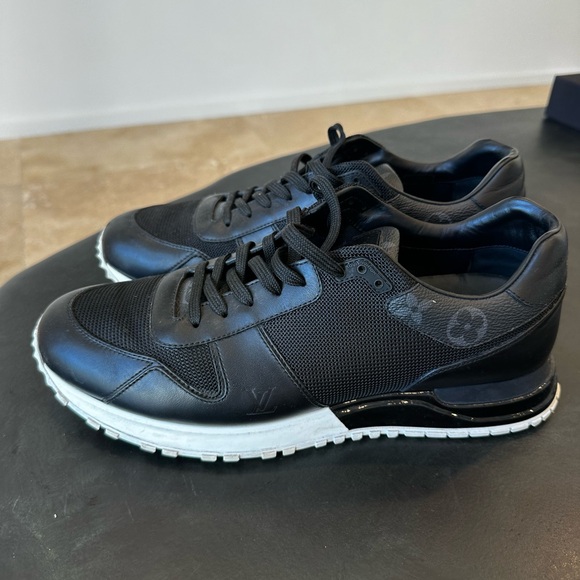 Louis Vuitton Men Sneaker - Picture 1 of 7